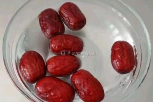 胡萝卜红枣米糊 (宝宝辅食）的做法图解3