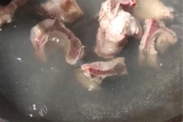 冬瓜玉米排骨汤的做法图解3