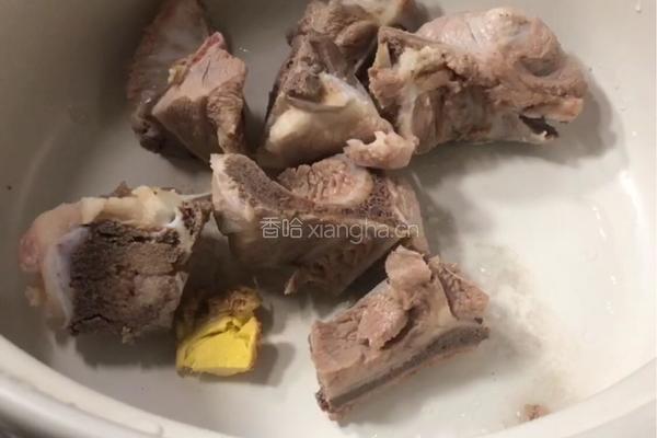冬瓜玉米排骨汤的做法图解5