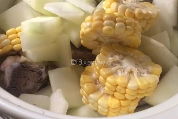 冬瓜玉米排骨汤的做法图解6
