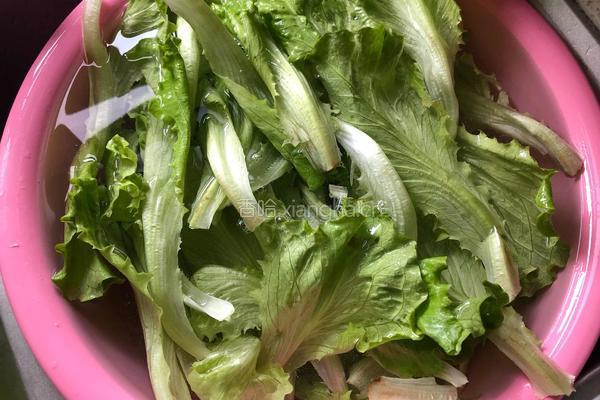 油淋生菜的做法图解1