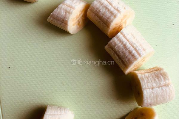 香蕉牛奶奶昔的做法图解3