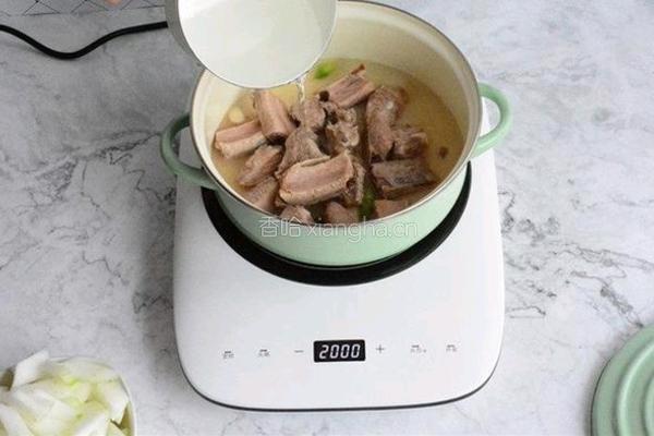 冬瓜排骨汤的做法图解2