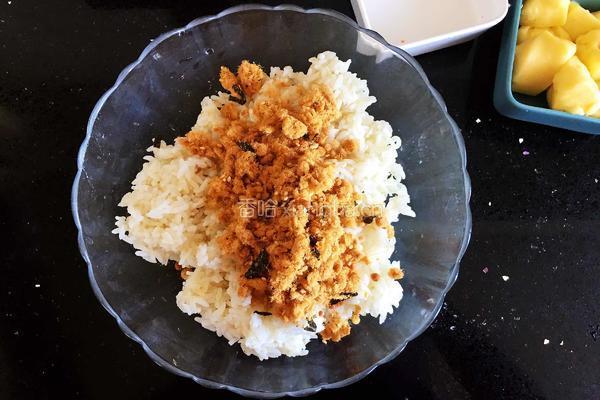 肉松胚芽米爆浆饭团的做法图解3