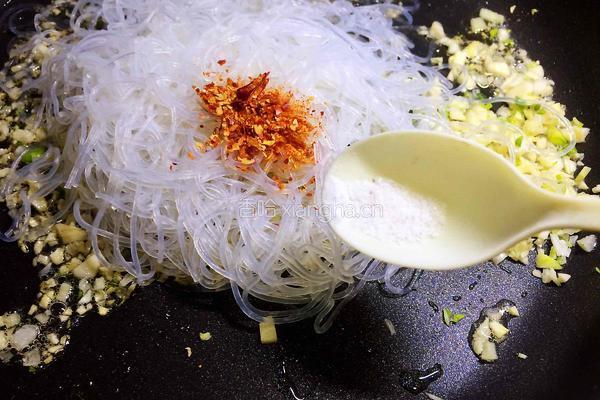 蒜蓉粉丝蒸生蚝的做法图解7