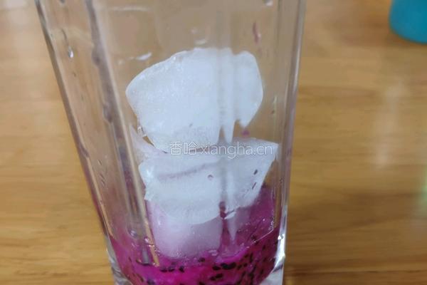 蓝色妖姬（饮料）的做法图解4