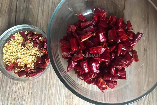 辣椒酥的做法图解1