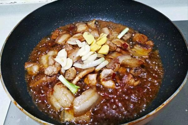 甜椒木耳回锅肉的做法图解10