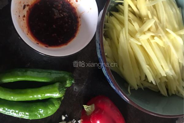 清爽土豆丝的做法图解1