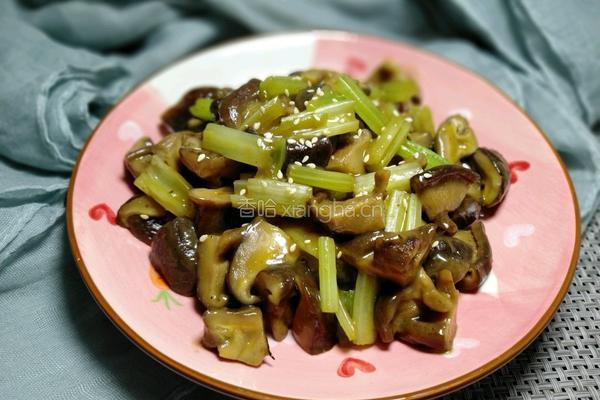 香菇炒芹菜的做法图解9