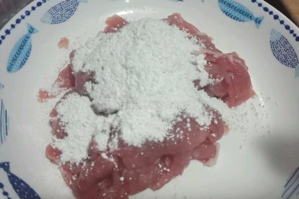 青椒肉片的做法图解1