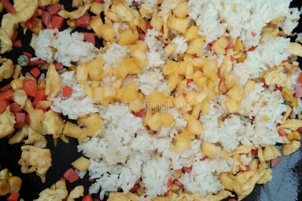 菠萝炒饭的做法图解8