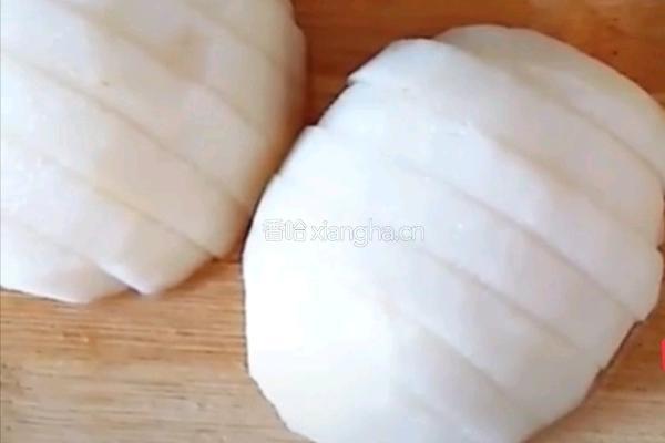 红酒雪梨的做法图解1