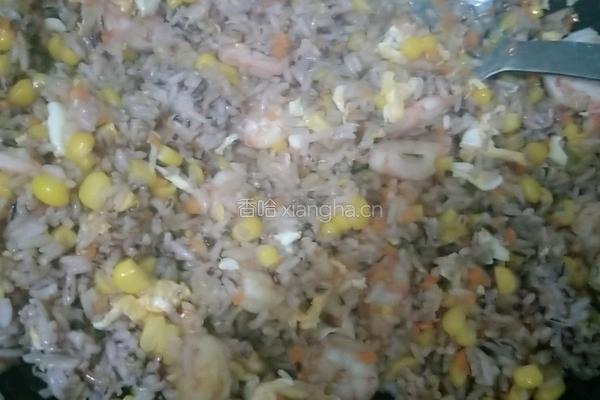 玉米虾仁蛋炒饭的做法图解3