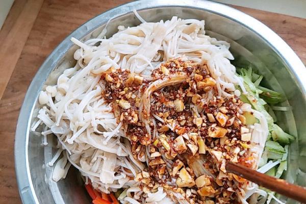 酸辣金针菇的做法图解12