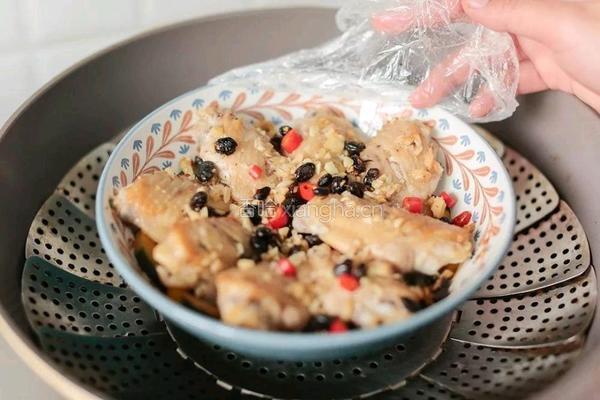 天外飞仙（南瓜蒸鸡翅）的做法图解8