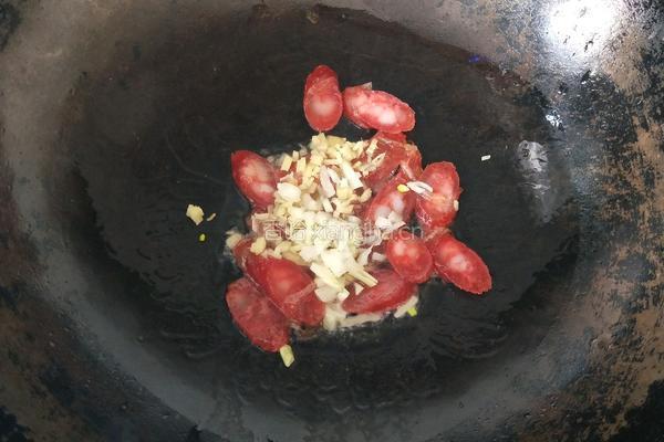 土豆片炒腊肠的做法图解7
