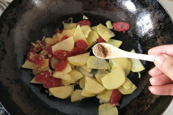 土豆片炒腊肠的做法图解11