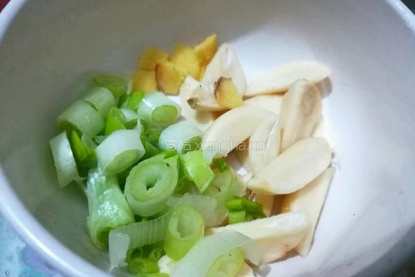 芹菜炒木耳的做法图解6