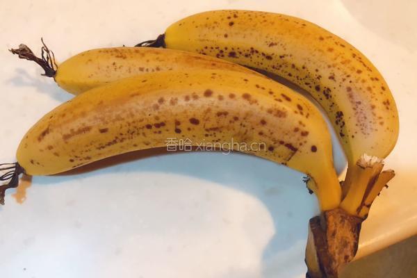香蕉香香饼的做法图解1