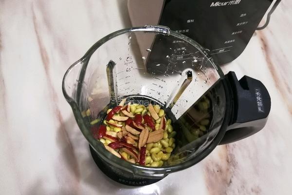 养肝补脾的红枣豆浆的做法图解4