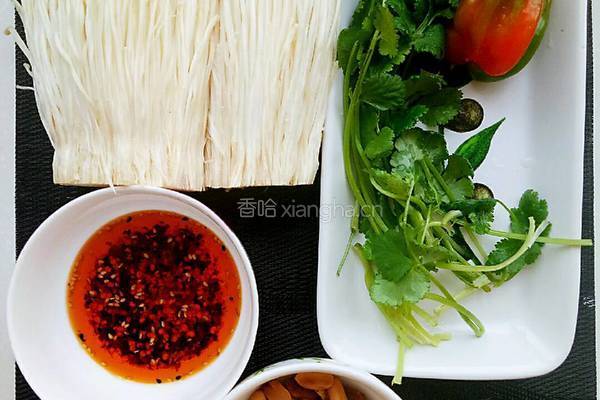 凉拌红油金针菇的做法图解3