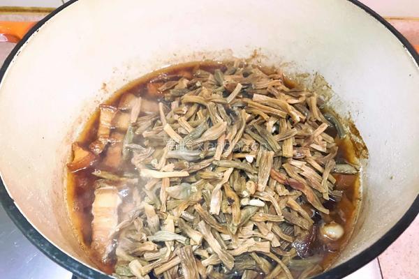 干豆角焖肉的做法图解17