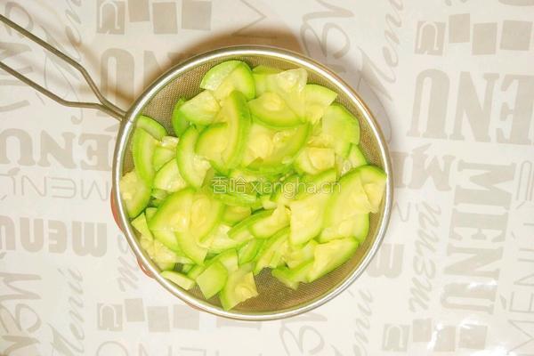西葫芦熏豆腐干炒肉片的做法图解3