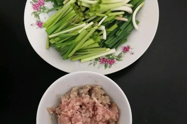 大蒜肉沫的做法图解1