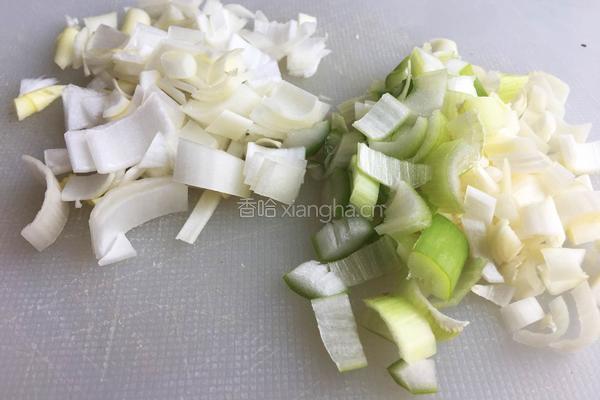 葱香剁椒南豆腐的做法图解1