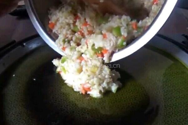 回锅大米饭的做法图解3