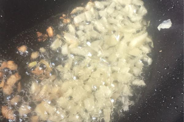 西葫芦炒鸡蛋的做法图解3