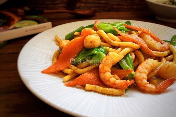 杂蔬海鲜炒乌冬面的做法图解8