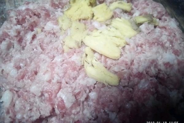 纯手工肉圆子汤的做法图解2