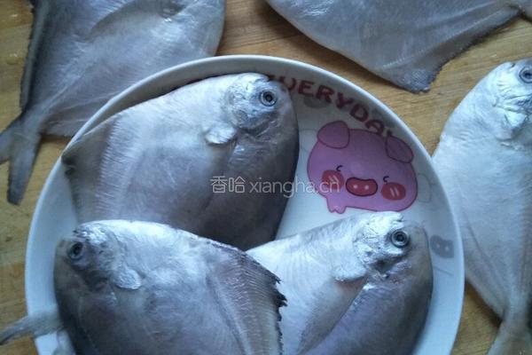 红烧大晶鱼的做法图解1