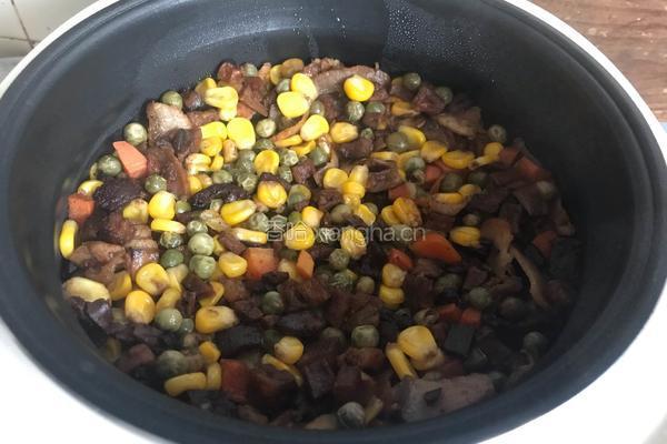 腊肉焖糯米粉的做法图解11