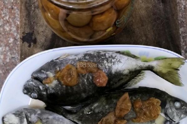 微波炉食谱 酸梅蒸娘哀鱼的做法图解2
