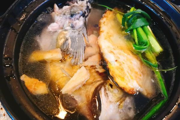 鲫鱼豆腐汤的做法图解5