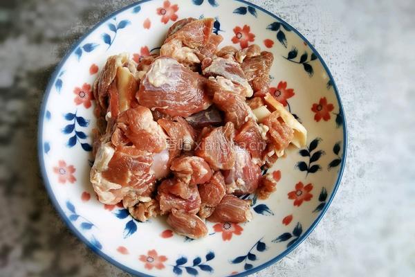 红焖羊肉的做法图解1