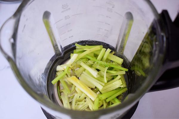 排毒芹菜汁的做法图解4