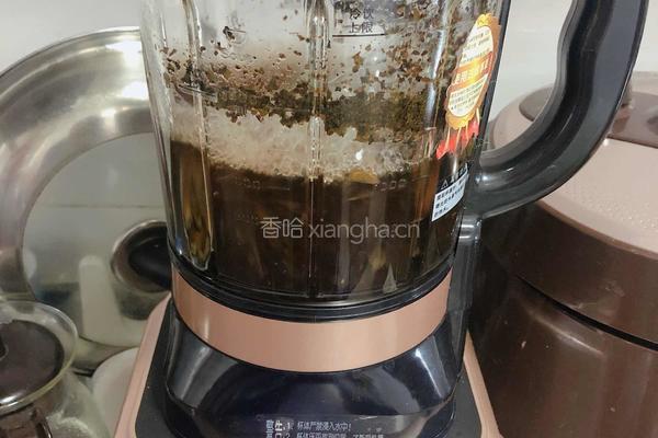  熬制新疆特色奶茶（附上奶皮）的做法图解5