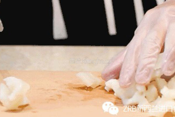 杂果牛奶新西兰花胶冻的做法图解1