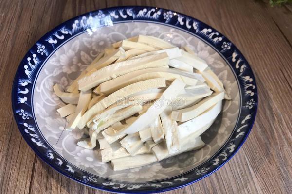 香辣豆腐干的做法图解1