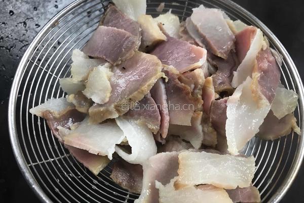 腊肉炒莴笋的做法图解5