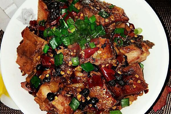 豆豉辣椒蒸腊鱼的做法图解8