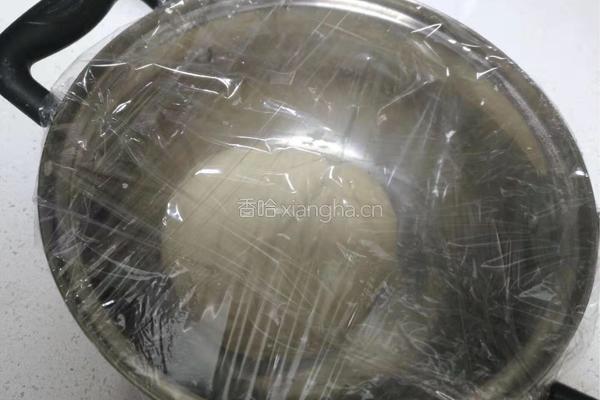黄瓜虾仁鸡蛋水饺的做法图解2