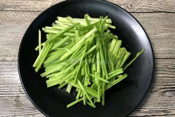 毛芹炒土豆丝的做法图解3