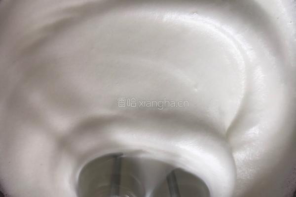 葡萄干奶油蛋糕卷的做法图解4