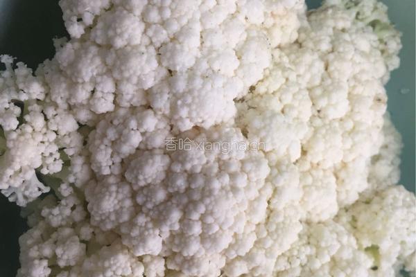 腊肉炒花菜的做法图解2