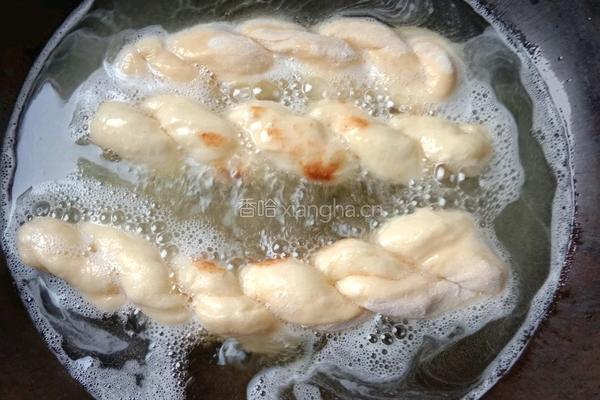 松软大麻花的做法图解6